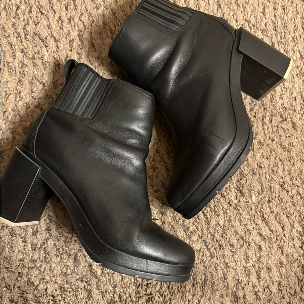 Sorel Margo heeled waterproof leather black Chelsea boot